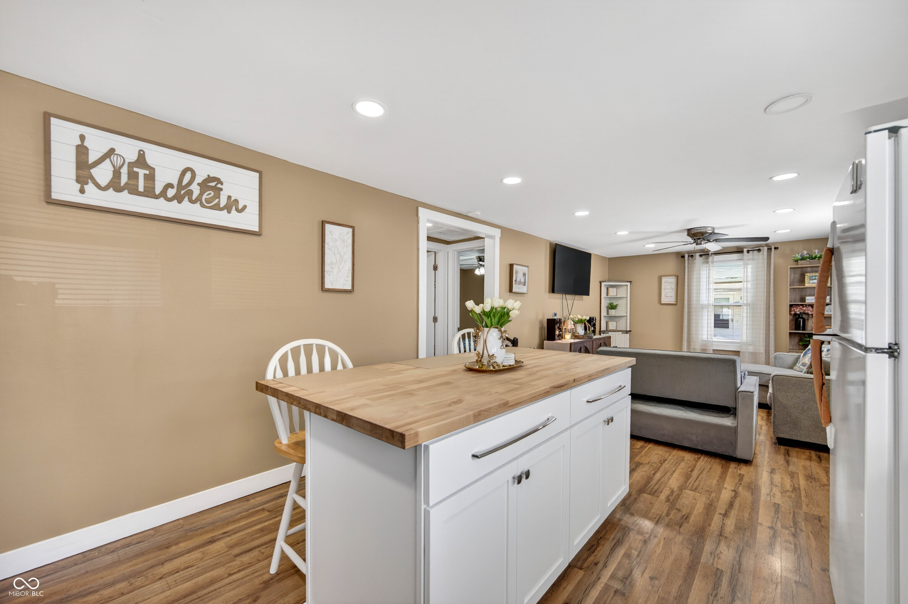 221 Della Road Columbus, IN 47203 - Photo 14 of 58