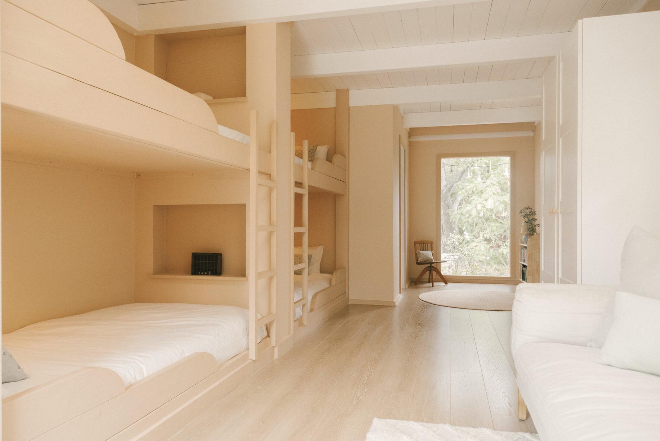 696 Romero Canyon Road Montecito, CA 93108 - Photo 16 of 39 4 built in bunks