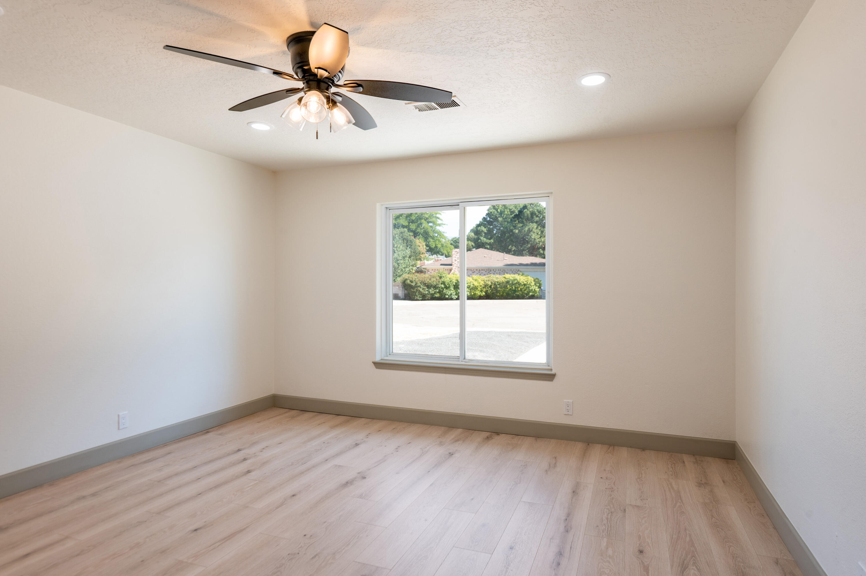 7015 Lantern Road Northeast Albuquerque, NM 87109 - Photo 30 of 44 Gallery Image 30