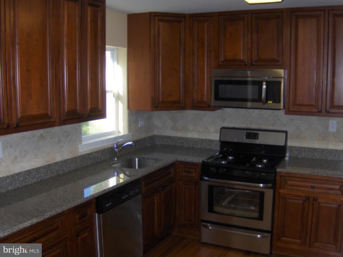 8104 Edwill Avenue Rosedale, MD 21237 - Photo 20 of 21 Kitchen