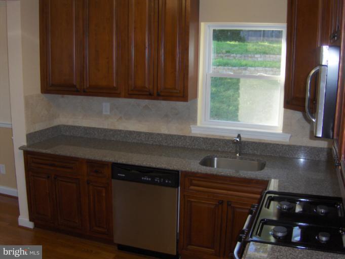 8104 Edwill Avenue Rosedale, MD 21237 - Photo 5 of 21 Kitchen
