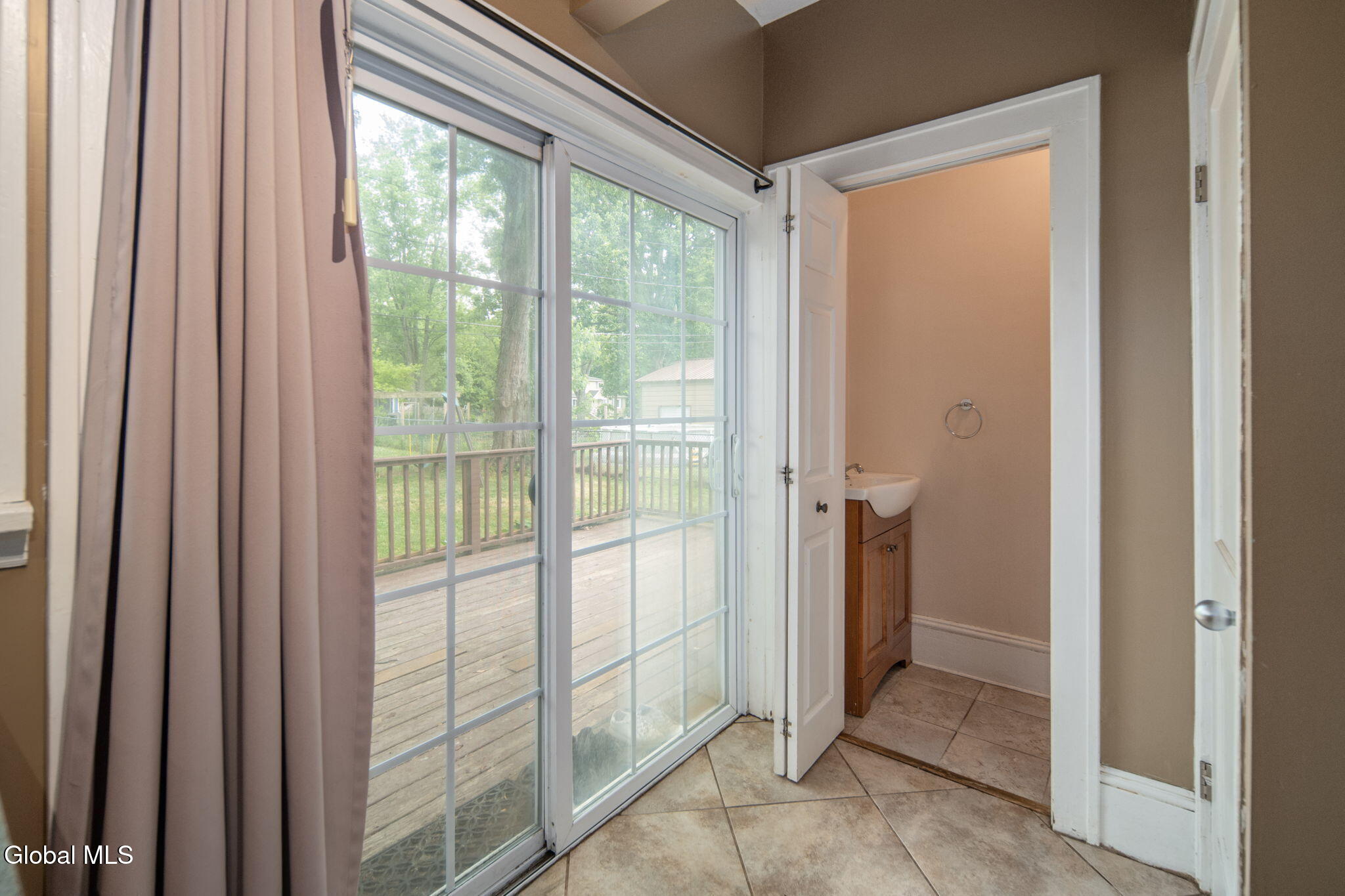 102 Delaware Avenue Rensselaer, NY 12144 - Photo 20 of 56 20