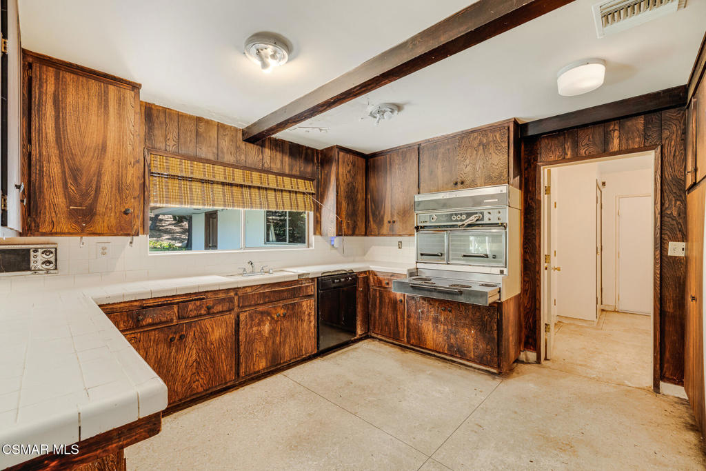 25820 Piuma Road Calabasas, CA 91302 - Photo 18 of 57 Gallery Image 18