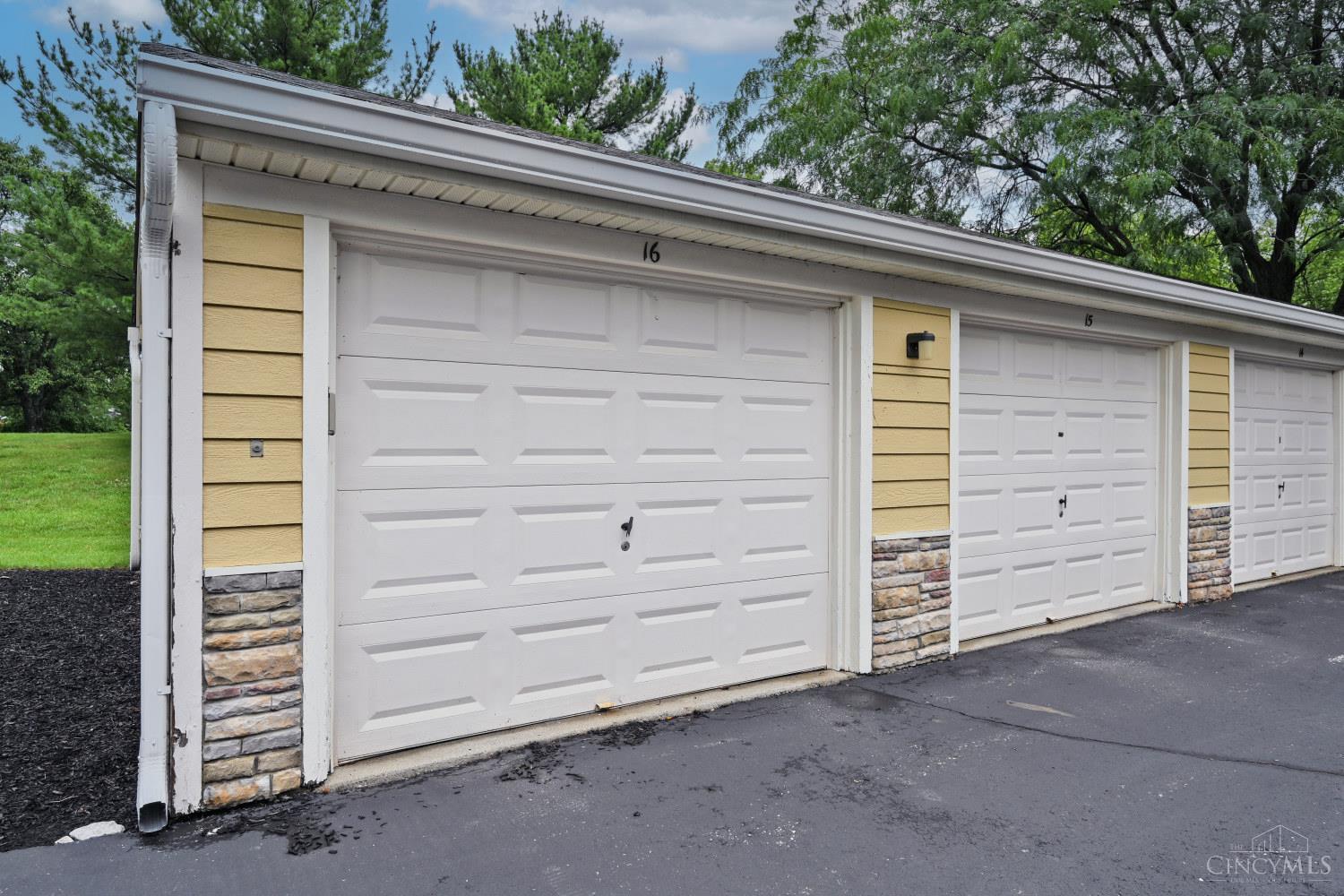 1009 Cedar Ridge Drive, Unit 4 Cincinnati, OH 45245 - Photo 36 of 45