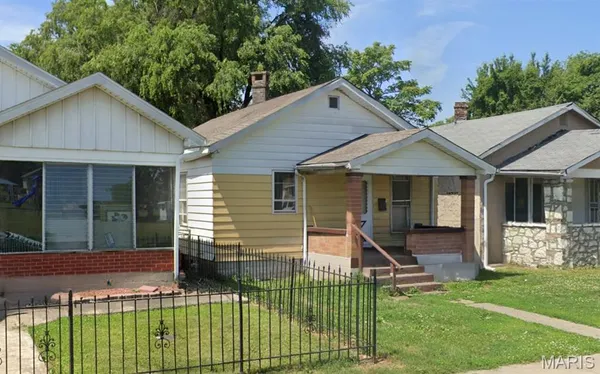 $17,900 | 2230 Gaty Avenue, East St. Louis, IL 62205