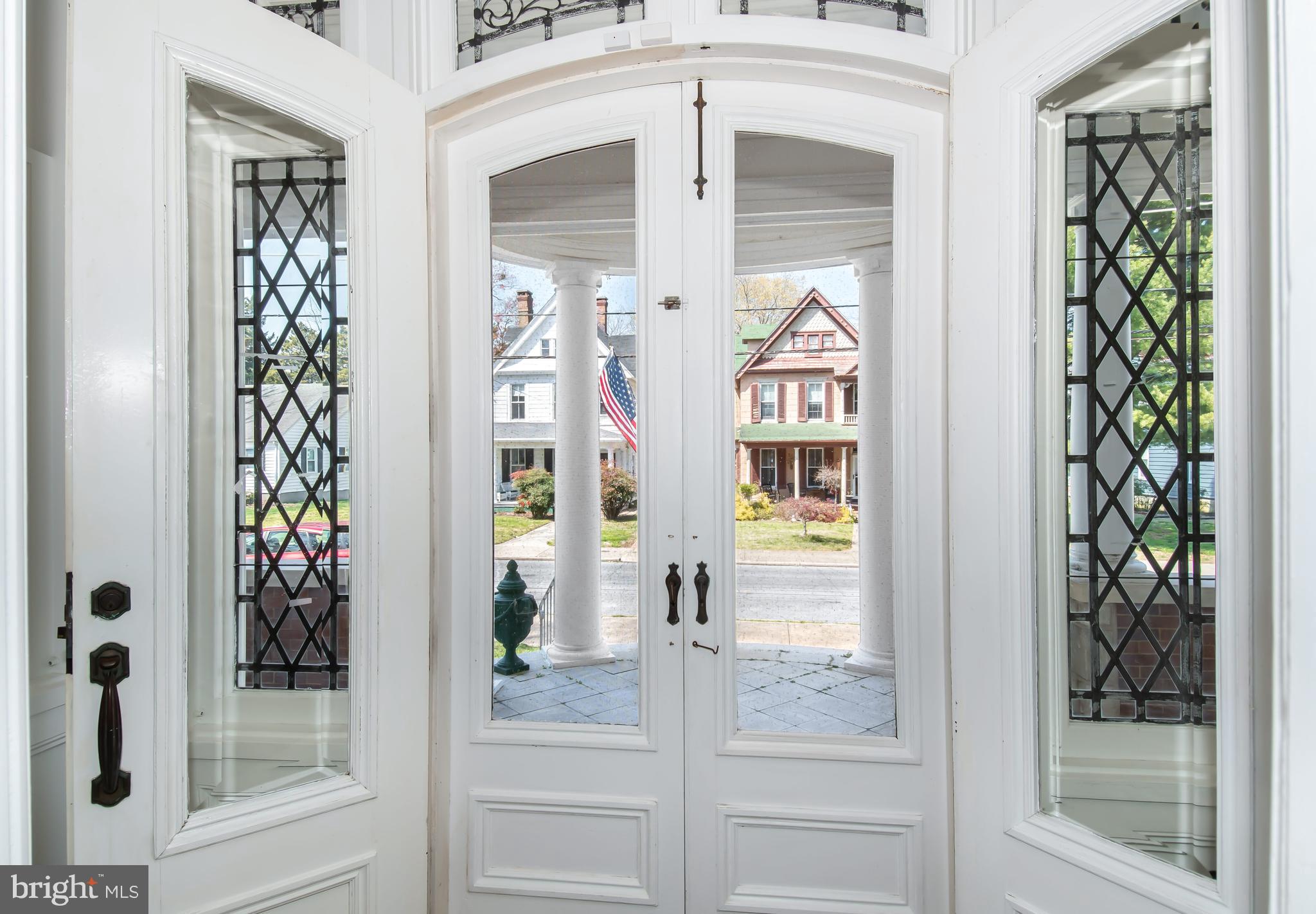 314 Mill Street Cambridge, MD 21613 - Photo 6 of 47 Vestibule