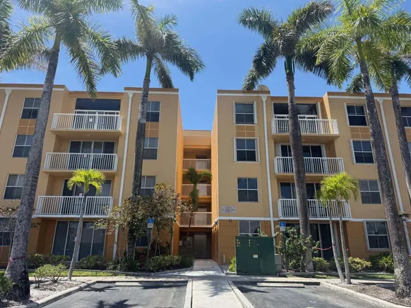 $289,900 | 1341 Southeast 3rd Avenue, Unit 210, Dania Beach, FL 33004