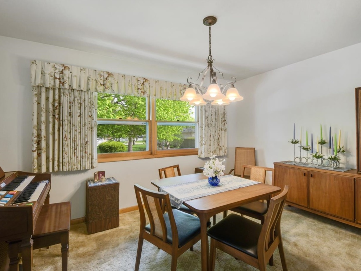 802 Adams Court Monticello, IL 61856 - Photo 5 of 25 a view of a dining room with furniture window and outside view