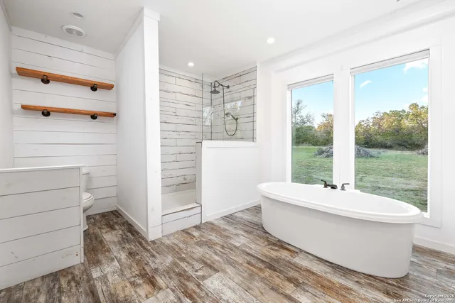 $2,000 | 2301 Wegner Road, Unit B, New Braunfels, TX 78132