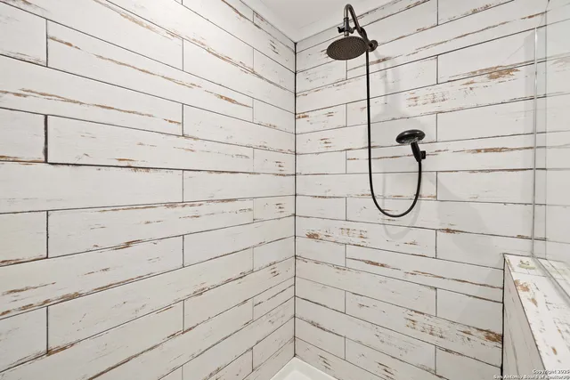 $2,000 | 2301 Wegner Road, Unit B, New Braunfels, TX 78132