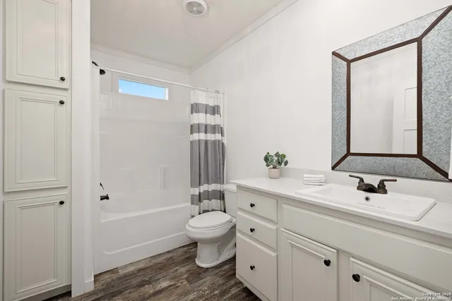 $2,000 | 2301 Wegner Road, Unit B, New Braunfels, TX 78132