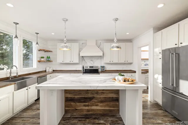 $2,000 | 2301 Wegner Road, Unit B, New Braunfels, TX 78132