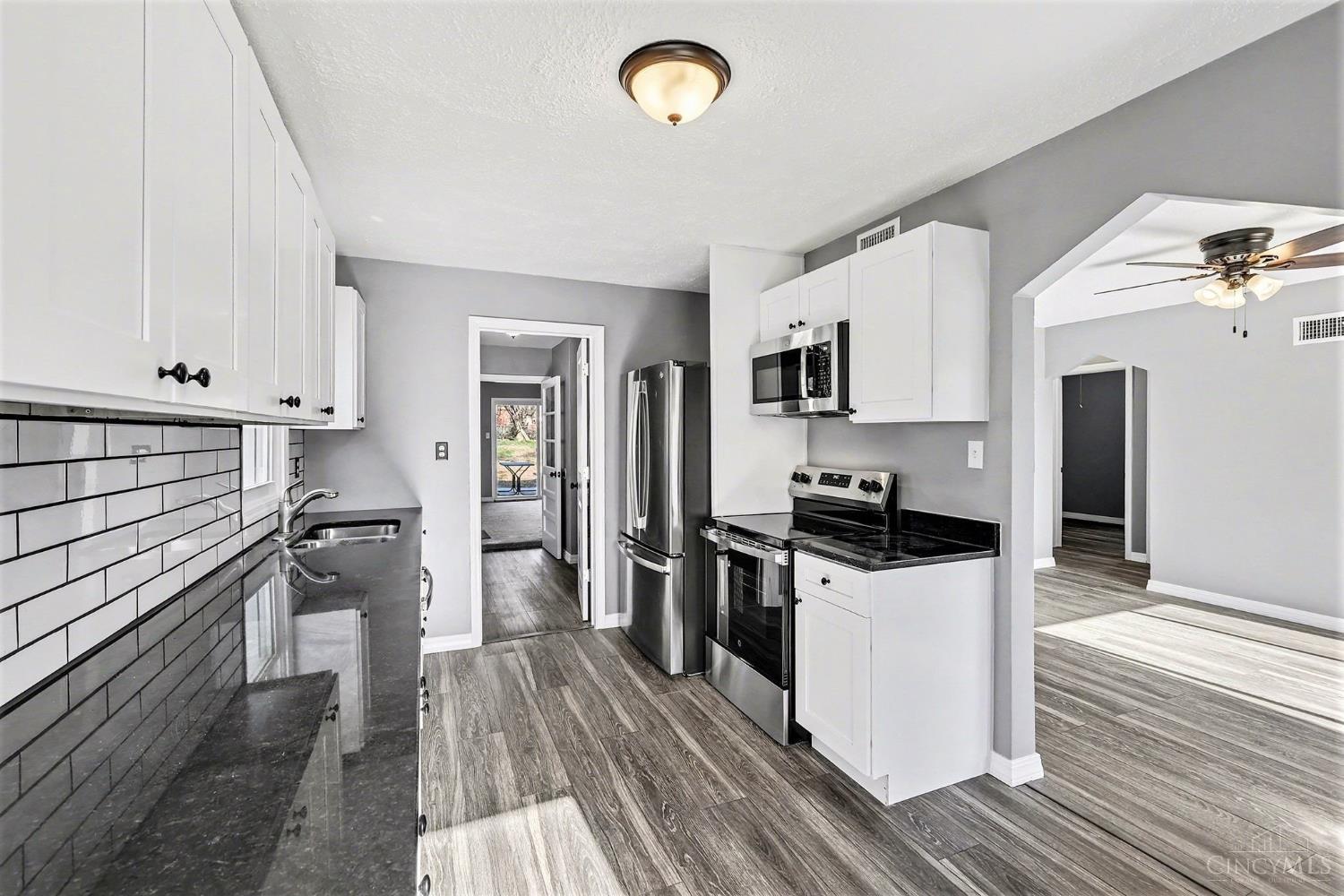 2750 West Galbraith Road Cincinnati, OH 45239 - Photo 4 of 24