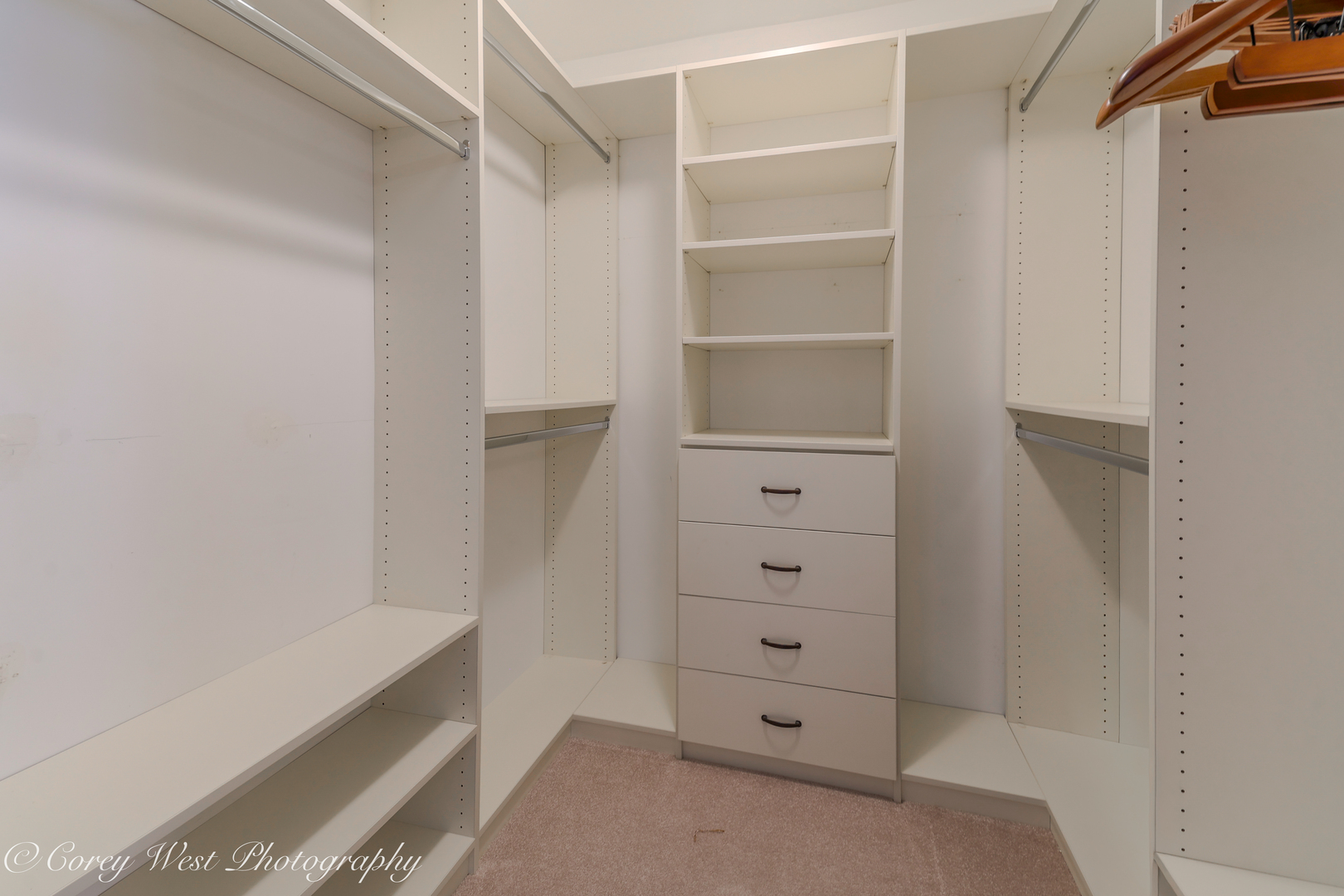 1208 Foxpointe Drive Sycamore, IL 60178 - Photo 16 of 29