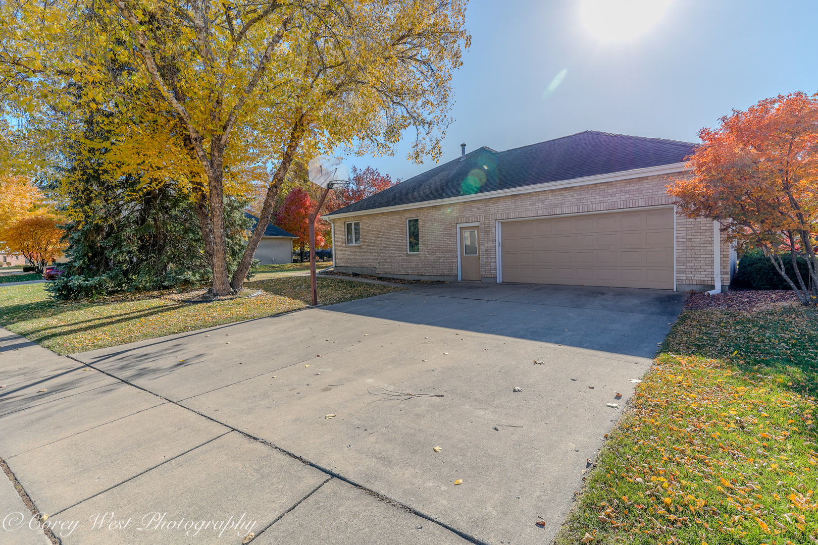 1208 Foxpointe Drive Sycamore, IL 60178 - Photo 3 of 29