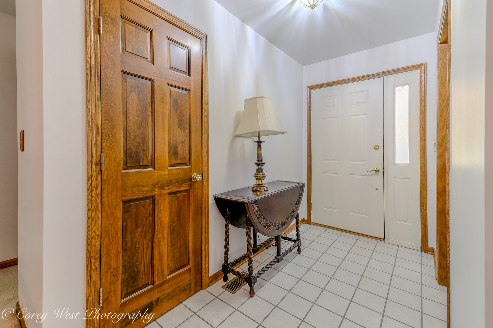1208 Foxpointe Drive Sycamore, IL 60178 - Photo 5 of 29