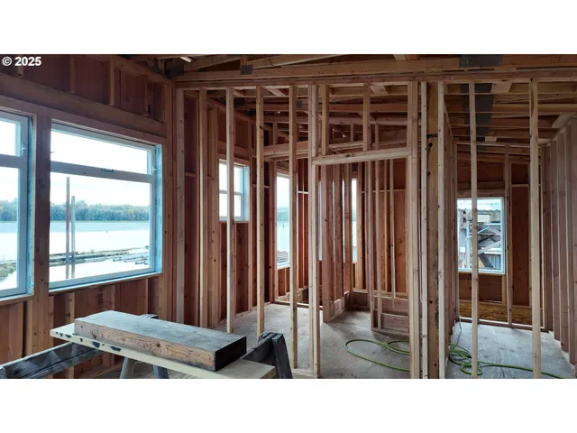 a black and white photo of a living room