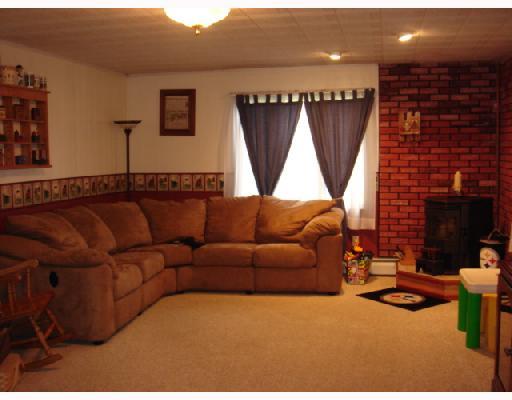 145 Ridge Road Somerset, PA 15501 - Photo 3 of 7 Den/Family/Great Room.