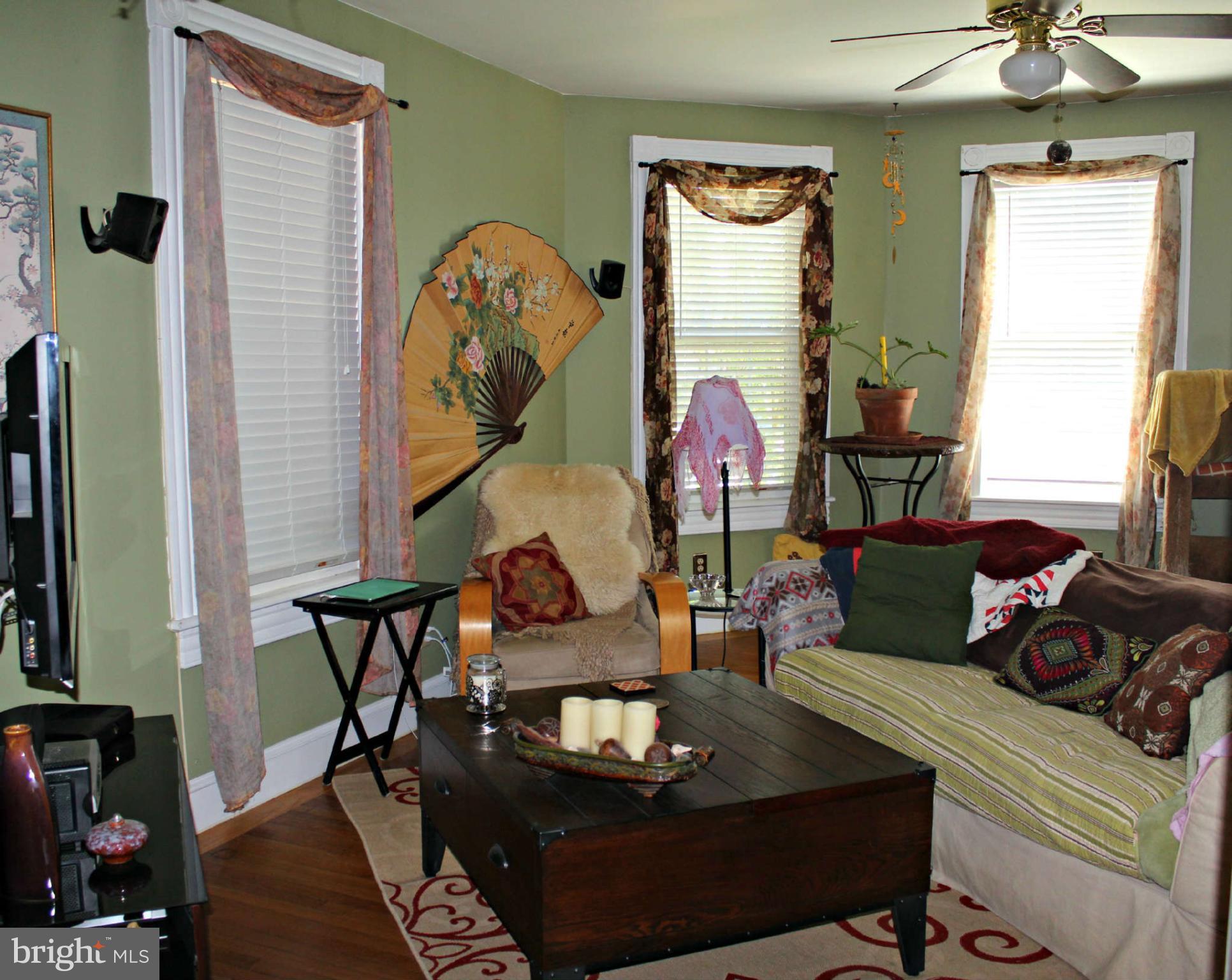 105 Central Avenue Ridgely, MD 21660 - Photo 3 of 22 Living Room