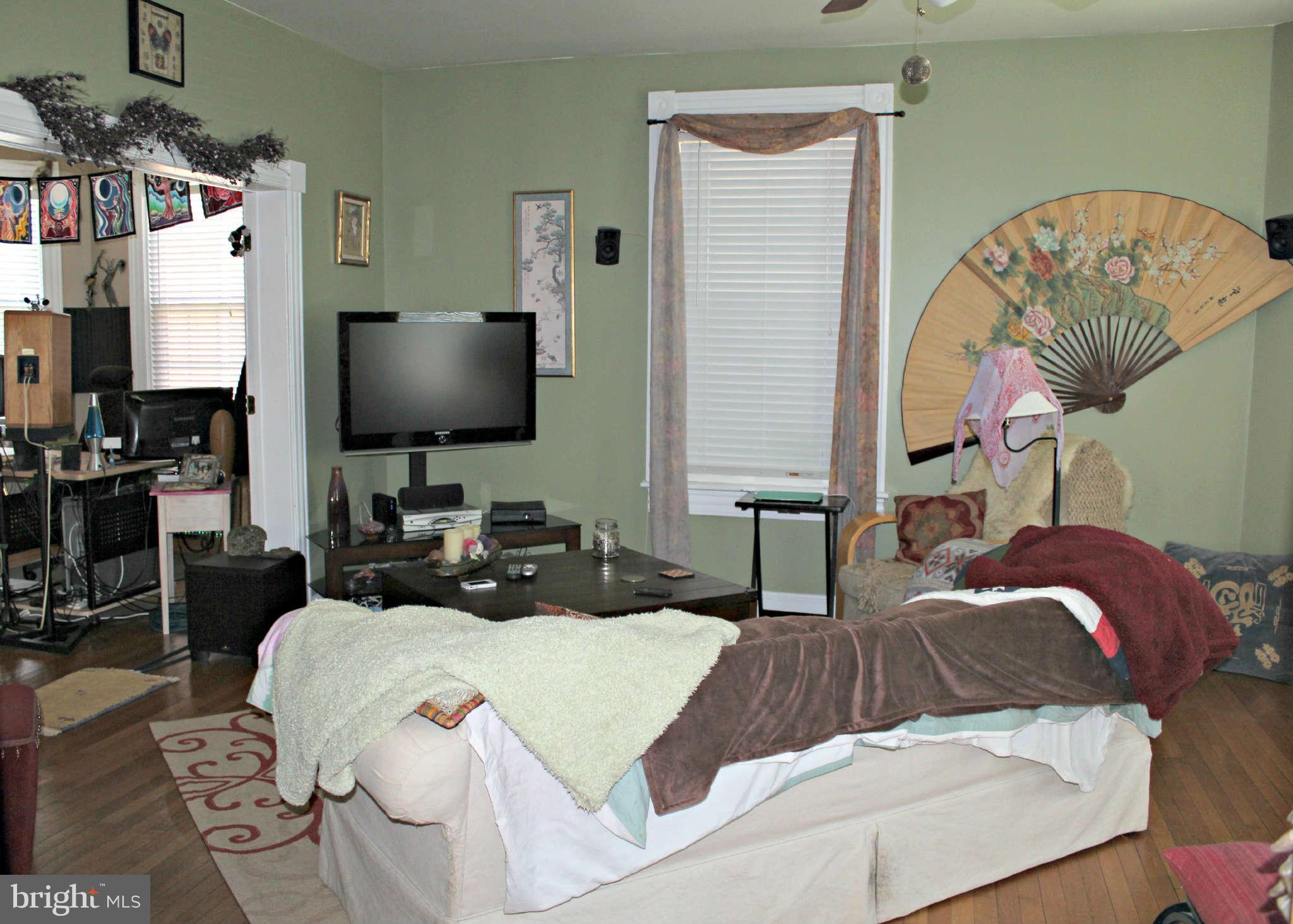105 Central Avenue Ridgely, MD 21660 - Photo 4 of 22 Living Room