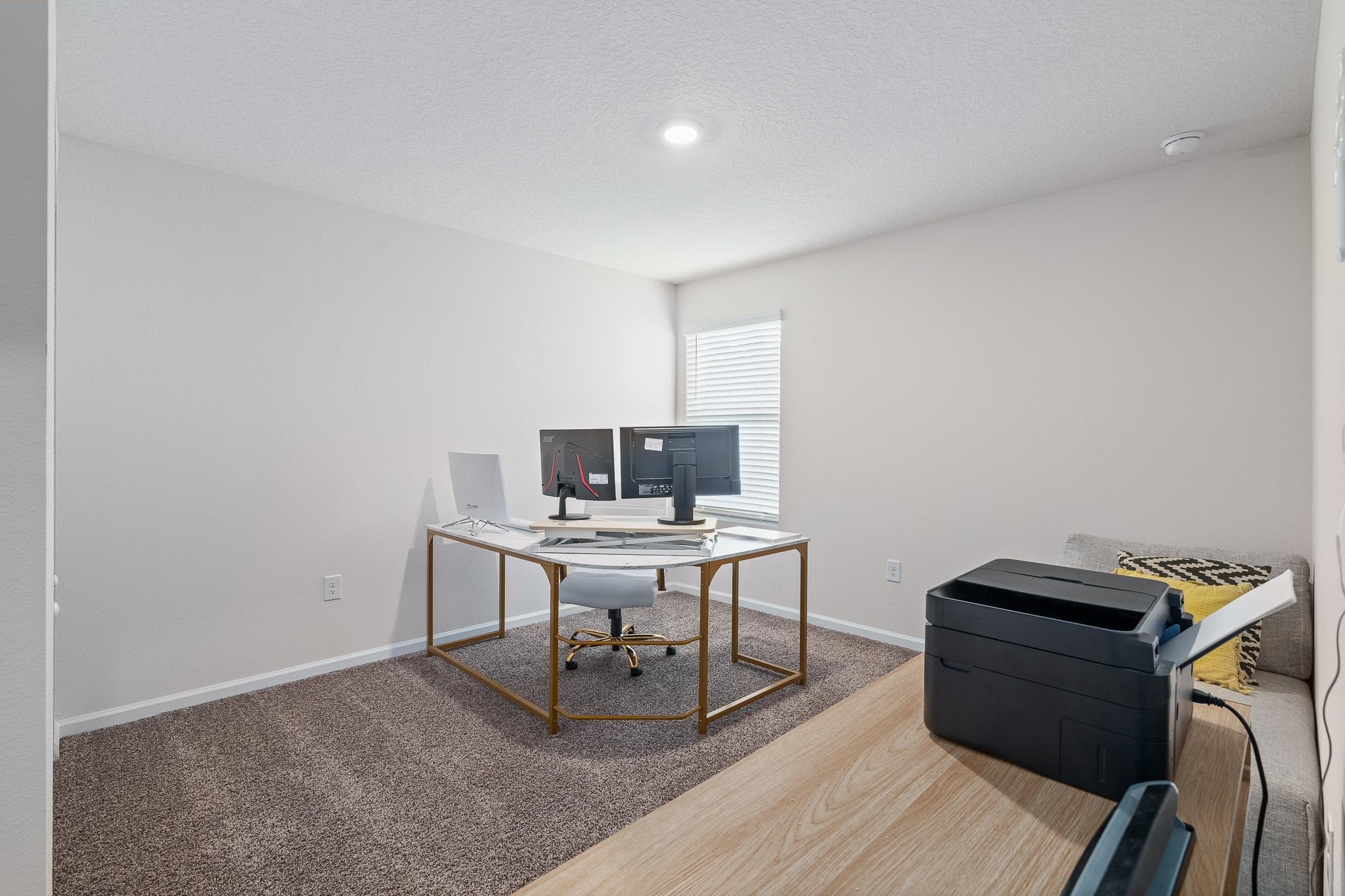 147 Logrono Court St. Augustine, FL 32084 - Photo 22 of 50 a workspace with furniture and wooden floor