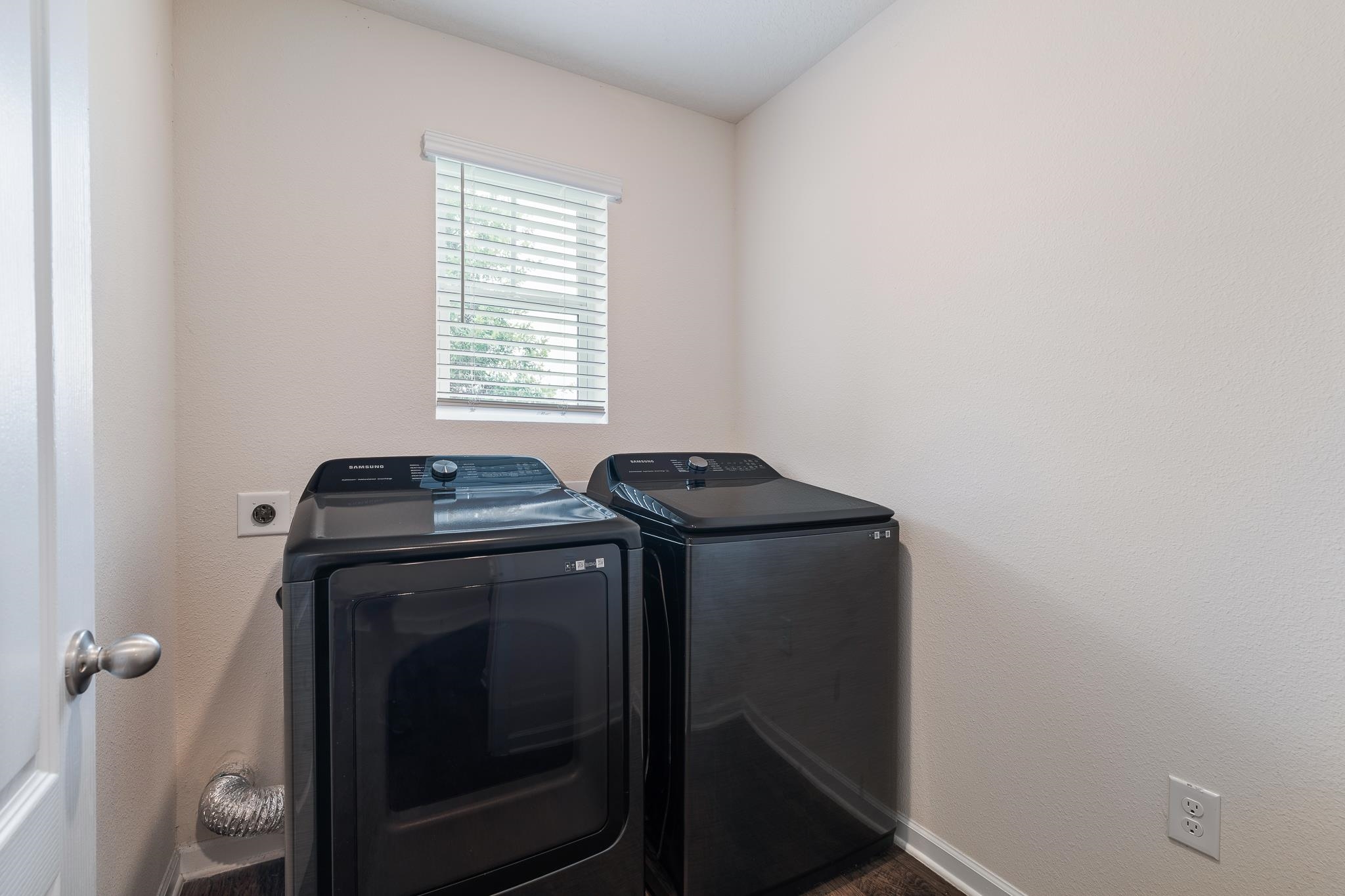 147 Logrono Court St. Augustine, FL 32084 - Photo 24 of 50 a utility room with dryer and washer