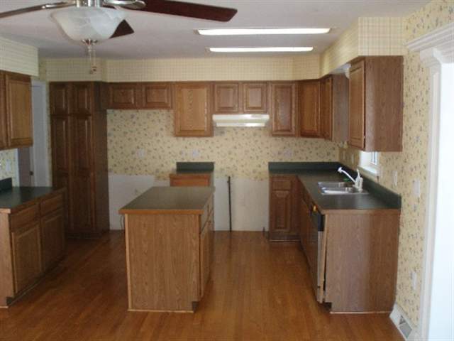 8312 Big Hand Road Columbus, MI 48063 - Photo 9 of 30 31043163-8.JPG