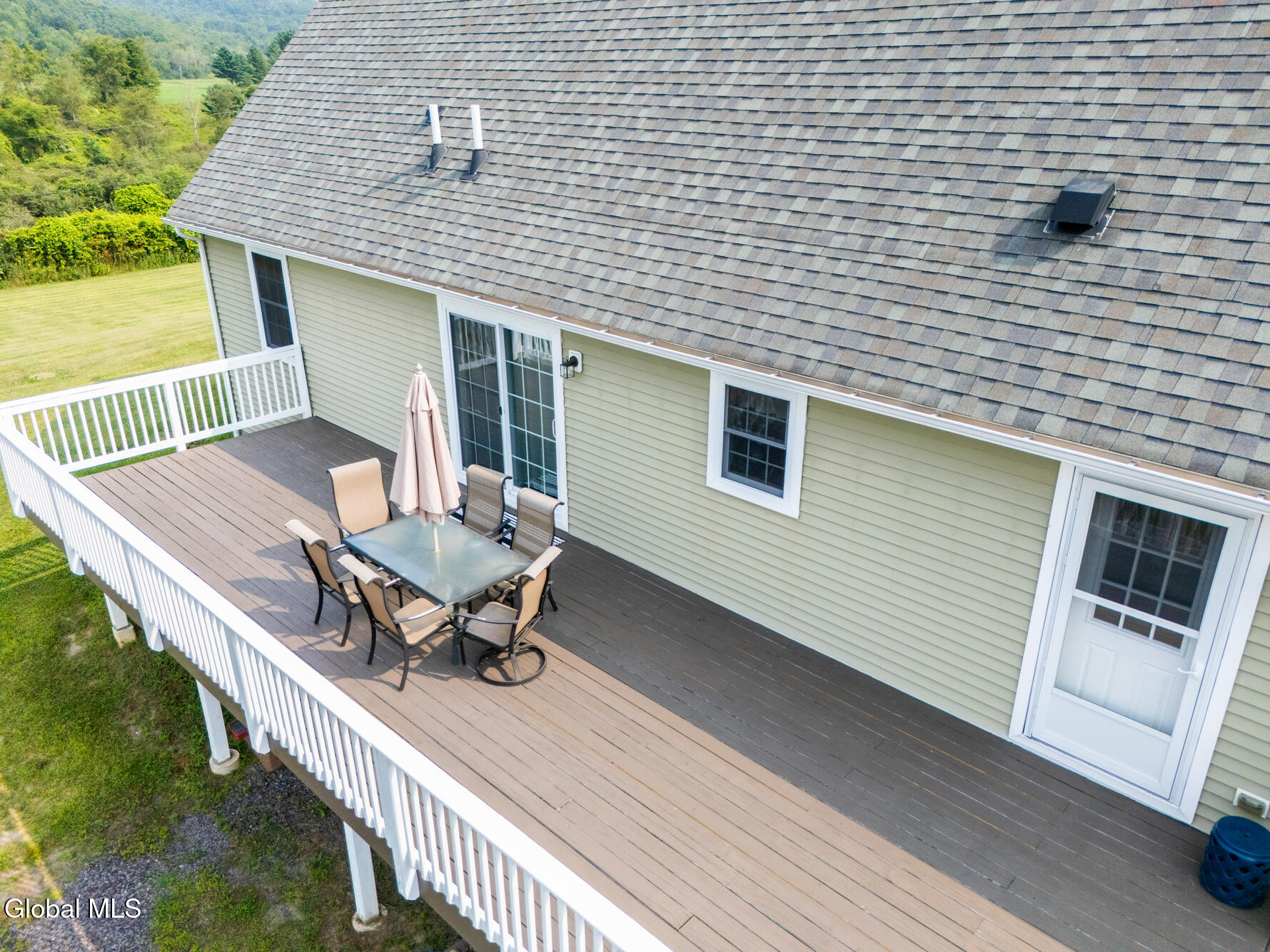 106 Cross Road Hampton, NY 12837 - Photo 42 of 74 DJI_20250806101749_0543_D 2