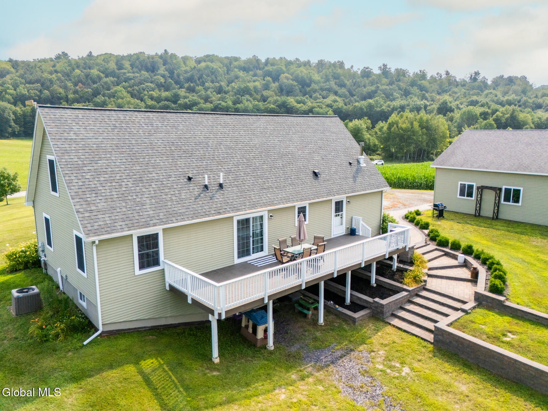 106 Cross Road Hampton, NY 12837 - Photo 43 of 74 DJI_20250806102151_0558_D