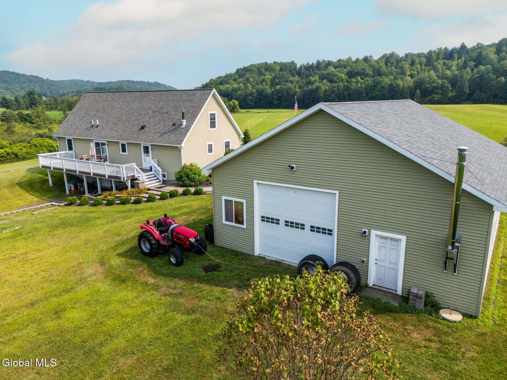 106 Cross Road Hampton, NY 12837 - Photo 48 of 74 DJI_20250806102103_0553_D