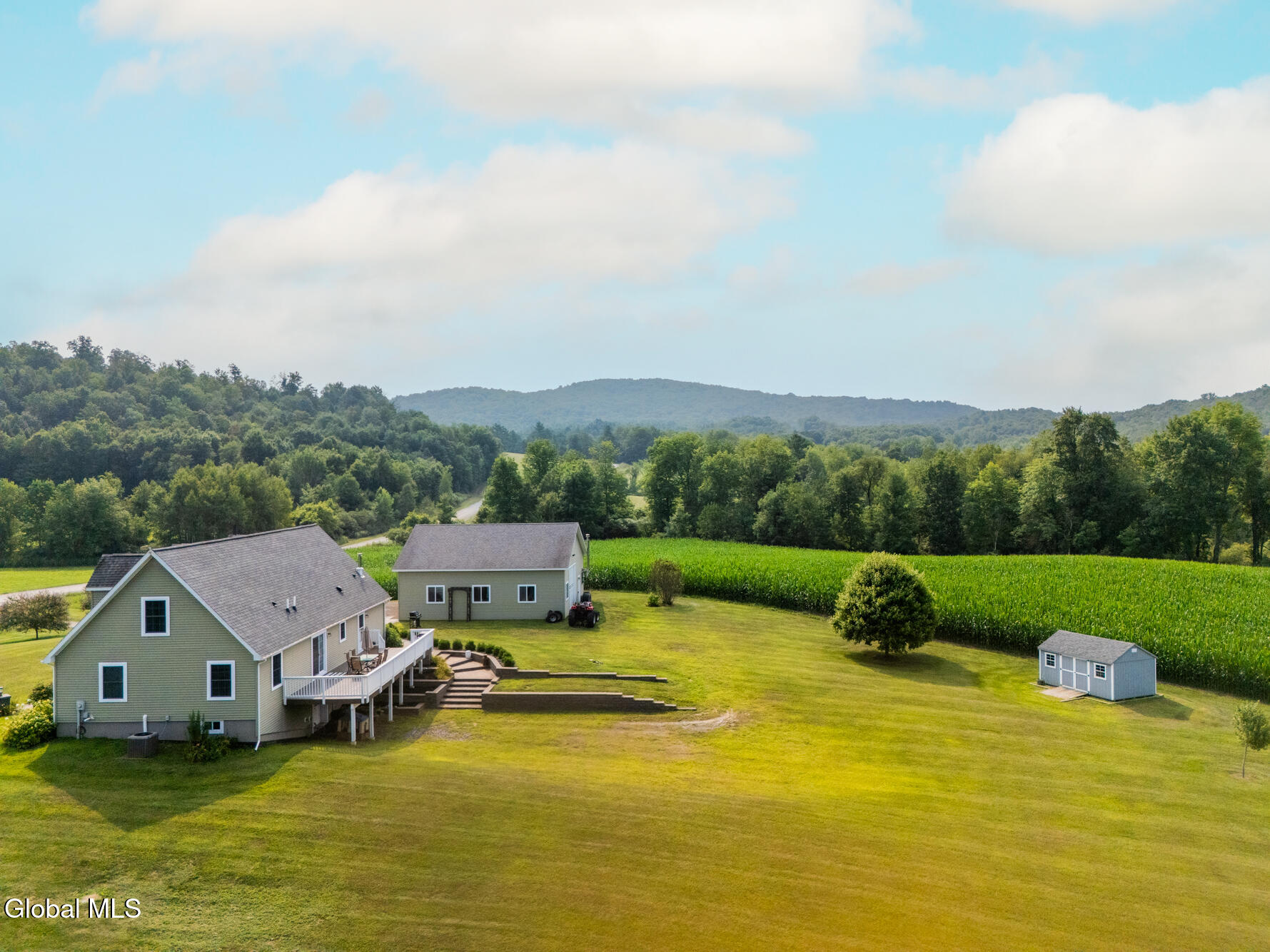 106 Cross Road Hampton, NY 12837 - Photo 6 of 74 DJI_20250806102817_0582_D