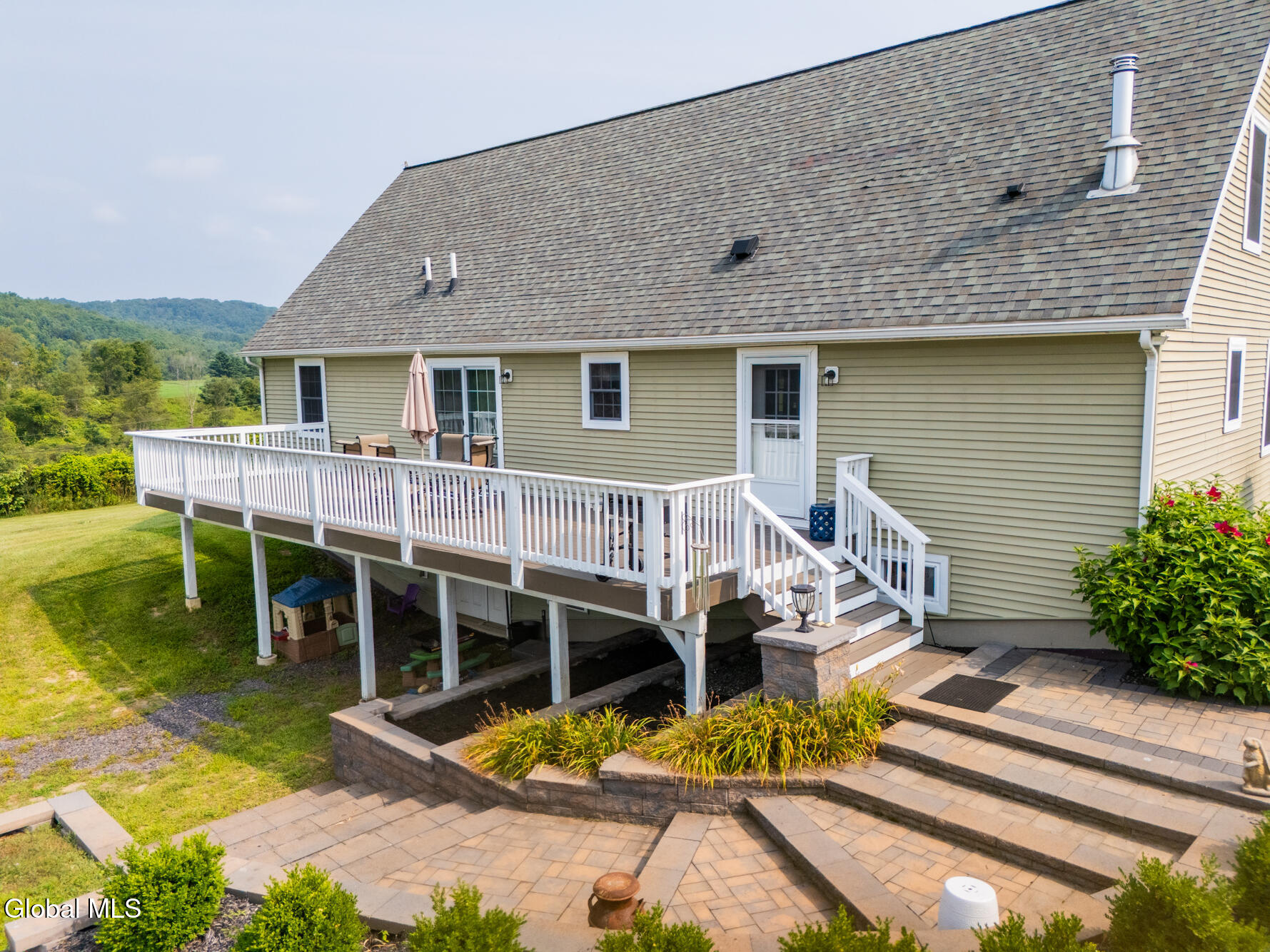 106 Cross Road Hampton, NY 12837 - Photo 70 of 74 DJI_20250806102904_0587_D