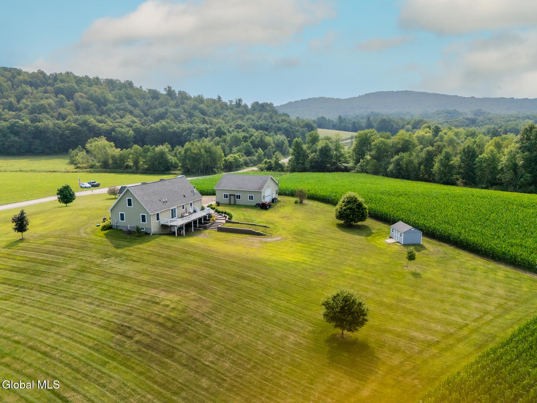 106 Cross Road Hampton, NY 12837 - Photo 73 of 74 DJI_20250806102807_0581_D