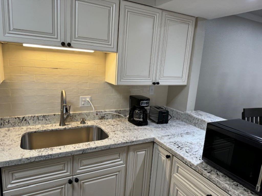 4033 Division Street, Unit 4033 Metairie, LA 70002 - Photo 7 of 33