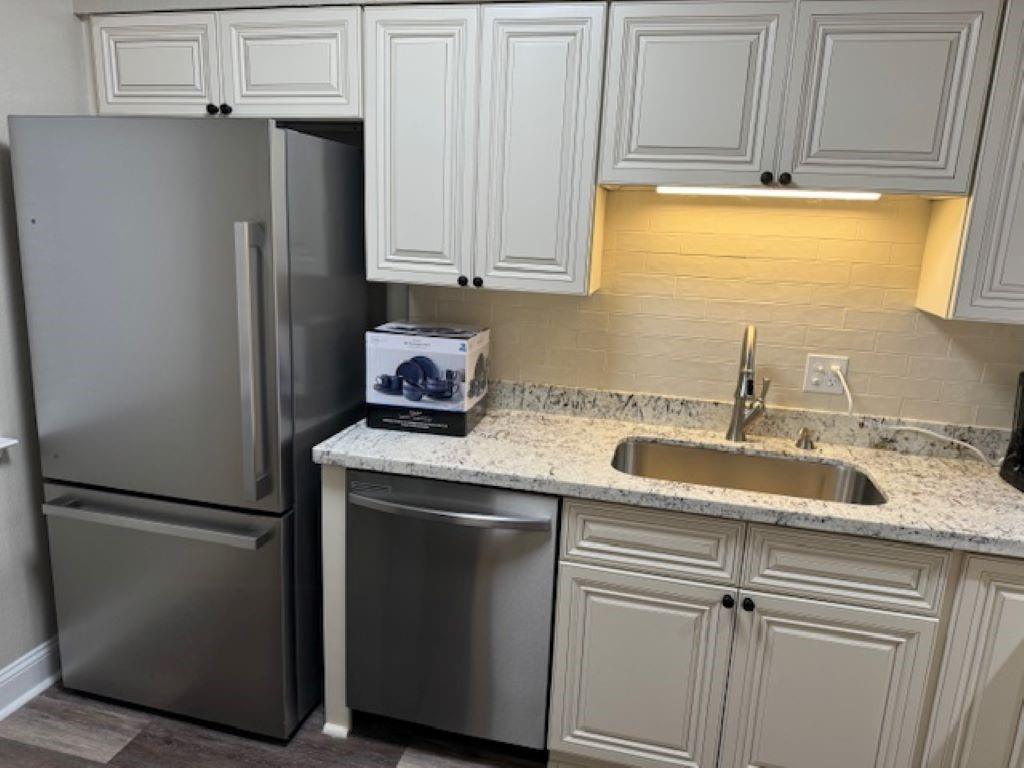 4033 Division Street, Unit 4033 Metairie, LA 70002 - Photo 10 of 33