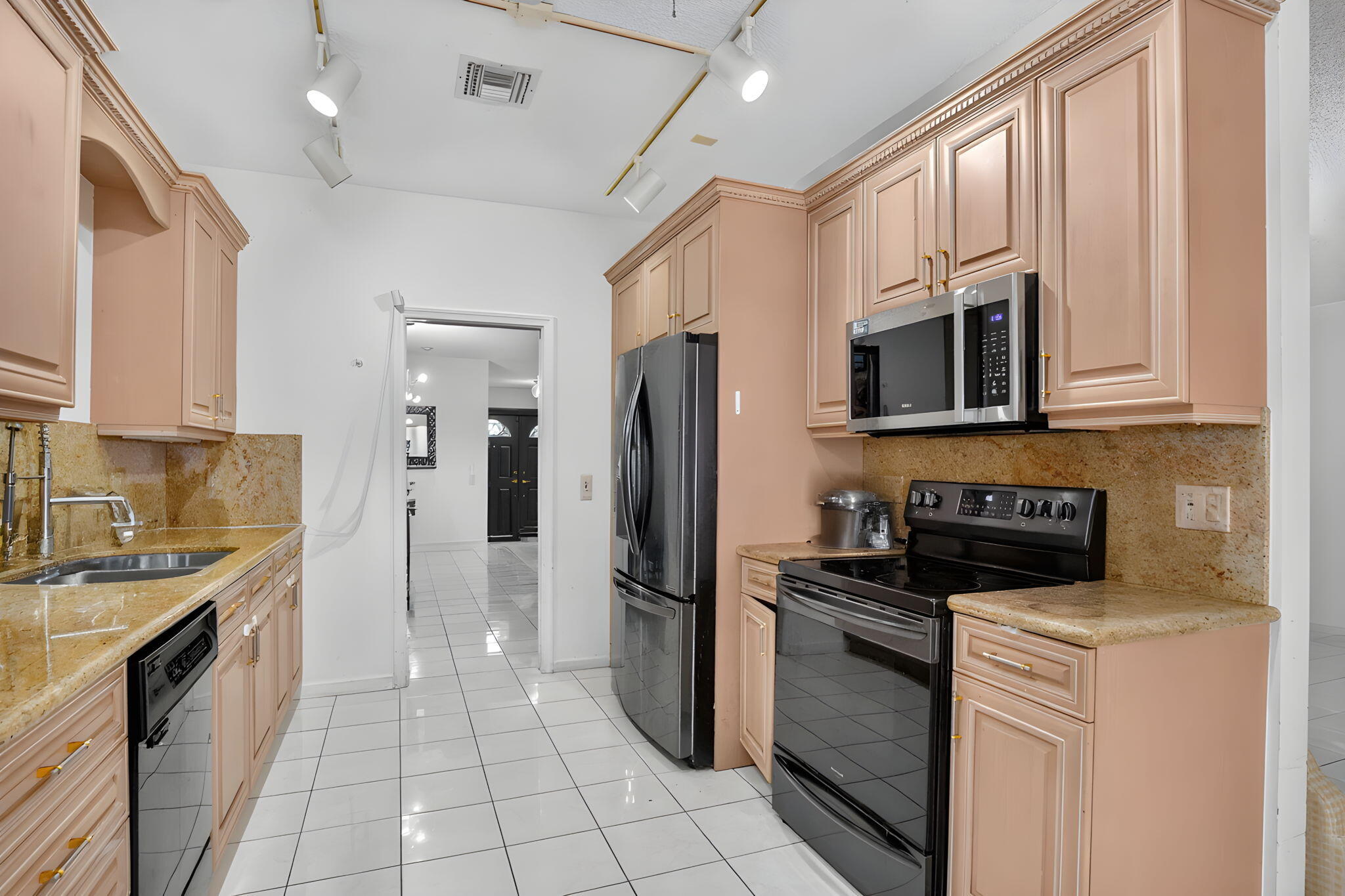 7690 Solimar Circle Boca Raton, FL 33433 - Photo 10 of 31 10-web-or-mls-7690 (7)