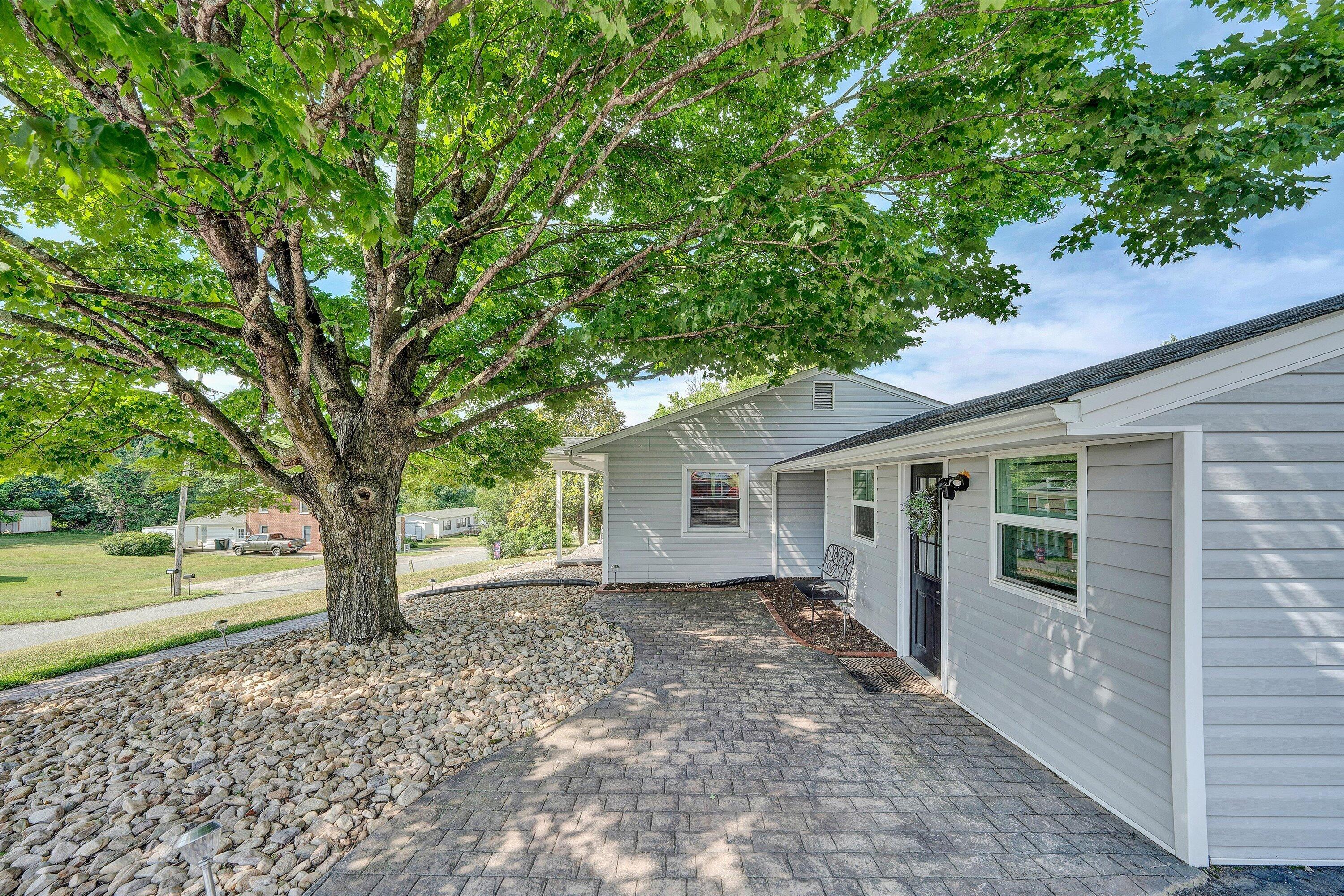 145 Amsterdam Road Daleville, VA 24083 - Photo 3 of 32 03-DSC00067