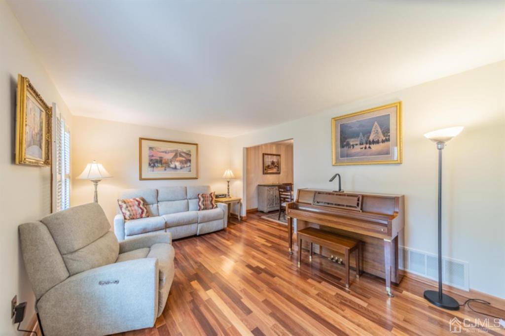 11 Oak Tree Road Monmouth Junction, NJ 08852 - Photo 7 of 40 Gallery Image 7