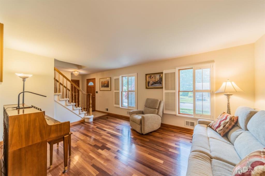 11 Oak Tree Road Monmouth Junction, NJ 08852 - Photo 9 of 40 Gallery Image 9