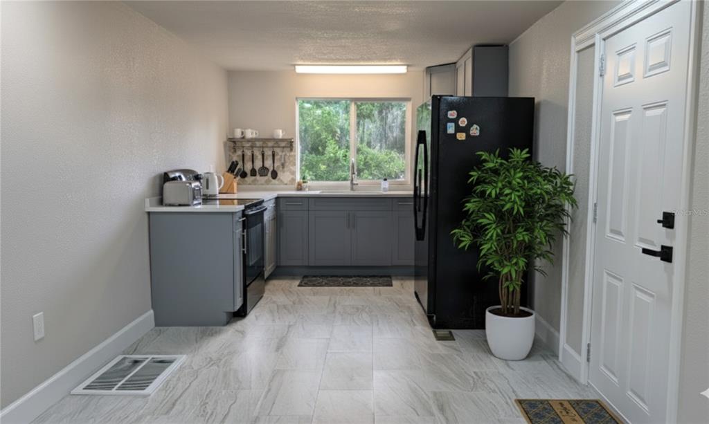 9761 Lake Drive Weeki Wachee, FL 34613 - Photo 7 of 32