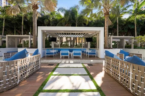 $1,750,000 | 100 1st Avenue North, Unit 501, St. Petersburg, FL 33701