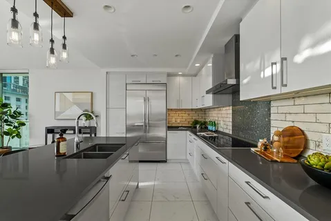 $1,750,000 | 100 1st Avenue North, Unit 501, St. Petersburg, FL 33701