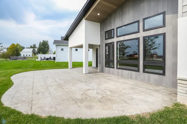 $695,000 | 4868 Bluebell Loop South, Fargo, ND 58104