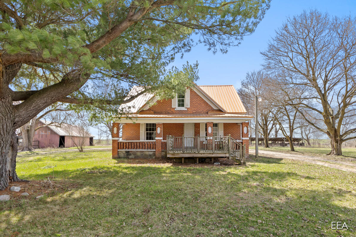 3570 Edgar Road Edmore, MI 48829 - Photo 2 of 21 IMG_1000 (5)
