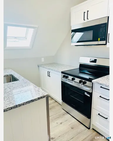 $1,400 | 438 South Main Street, New Britain, CT 06051