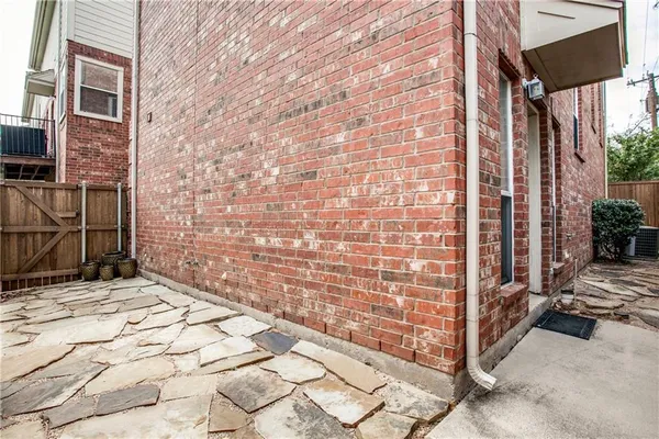 $3,800 | 4430 Bowser Avenue, Unit D, Dallas, TX 75219