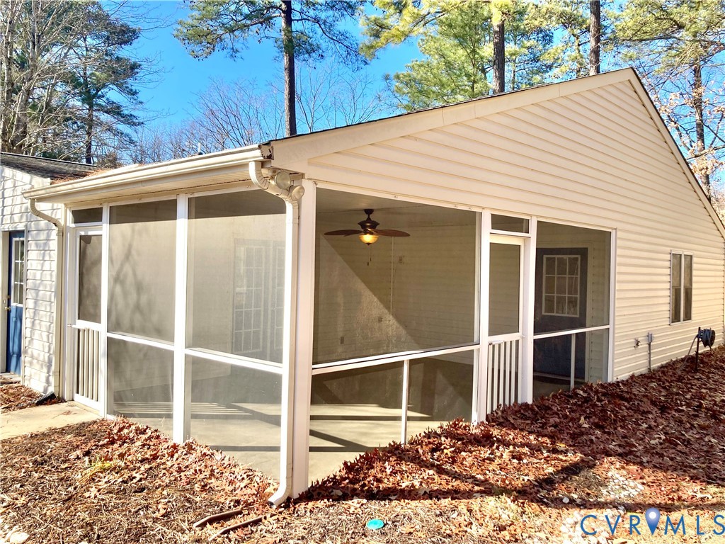 437 Queensway Road Chesterfield, VA 23236 - Photo 48 of 58 Dual Entrance Screen Porch