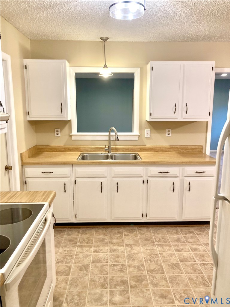 437 Queensway Road Chesterfield, VA 23236 - Photo 5 of 58