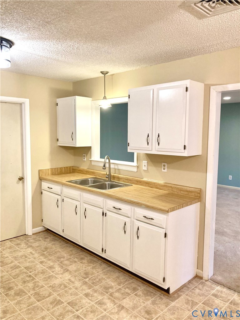 437 Queensway Road Chesterfield, VA 23236 - Photo 7 of 58