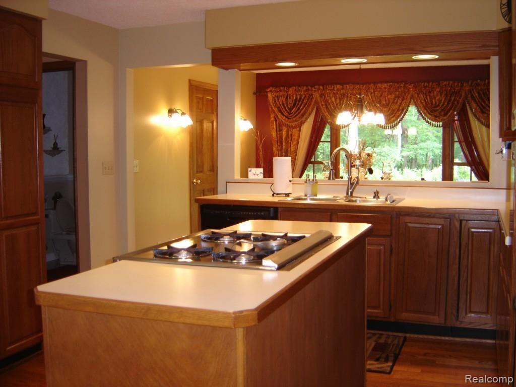 10425 Turnerwood Road Fenton, MI 48430 - Photo 13 of 21 DSC04968.jpg